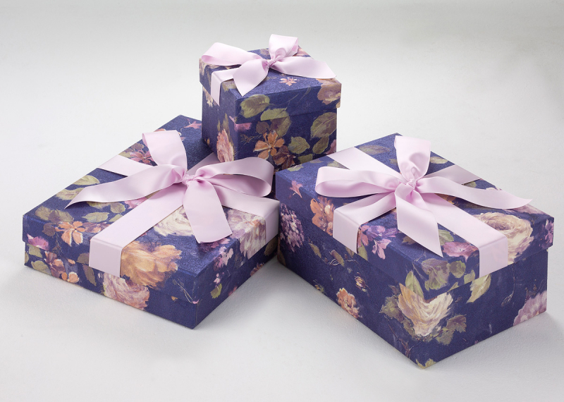 Die Accessoires-Boxen Blue Flora sind auch ein wunderbares Hochzeitsgeschenk.
